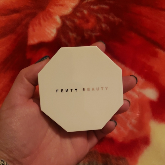 *SOLD* Beauty Killawatt Foil Highlighter - Picture 7 of 16